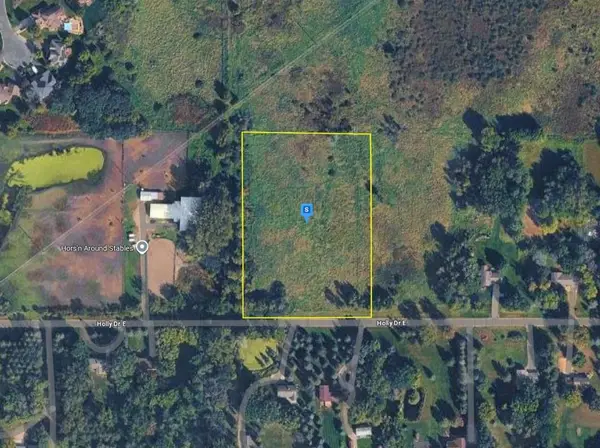 1601 Holly Drive E, Lino Lakes, MN 55038