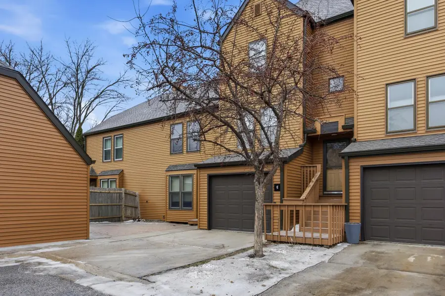 1415 W Gateway Circle S #5, Fargo, ND 58103 - #2