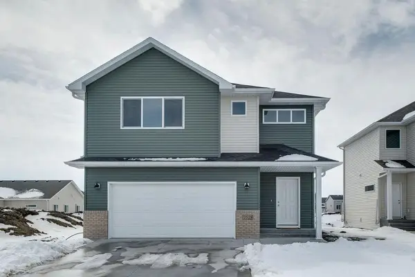 2529 36th Avenue S, Moorhead, MN 56560