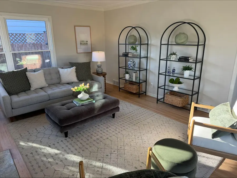 1581 Pinehurst Avenue, Saint Paul, MN 55116 - #2