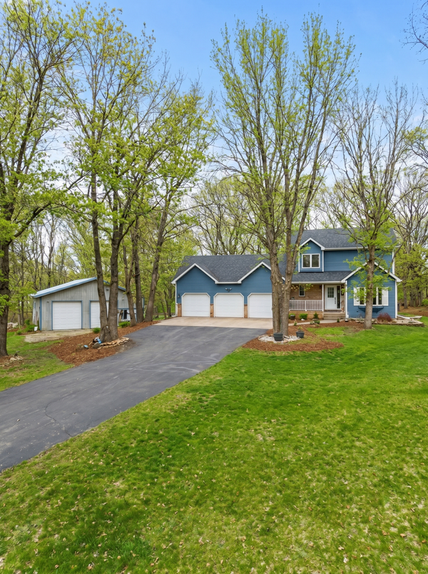 21169 York Street Nw, Elk River, MN 55330