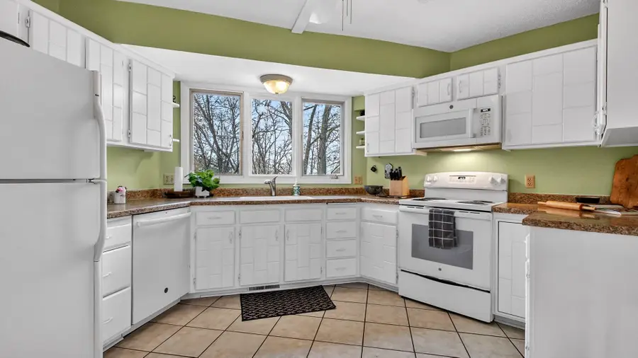 609 Manor Court, Altoona, WI 54720 - #2