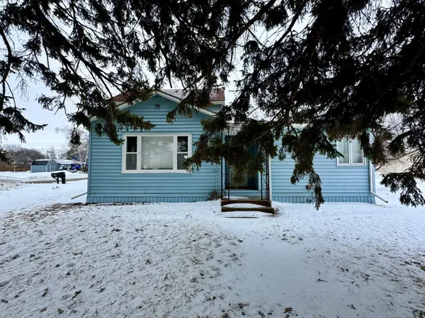 810 2nd Street Ne, Roseau, MN 56751