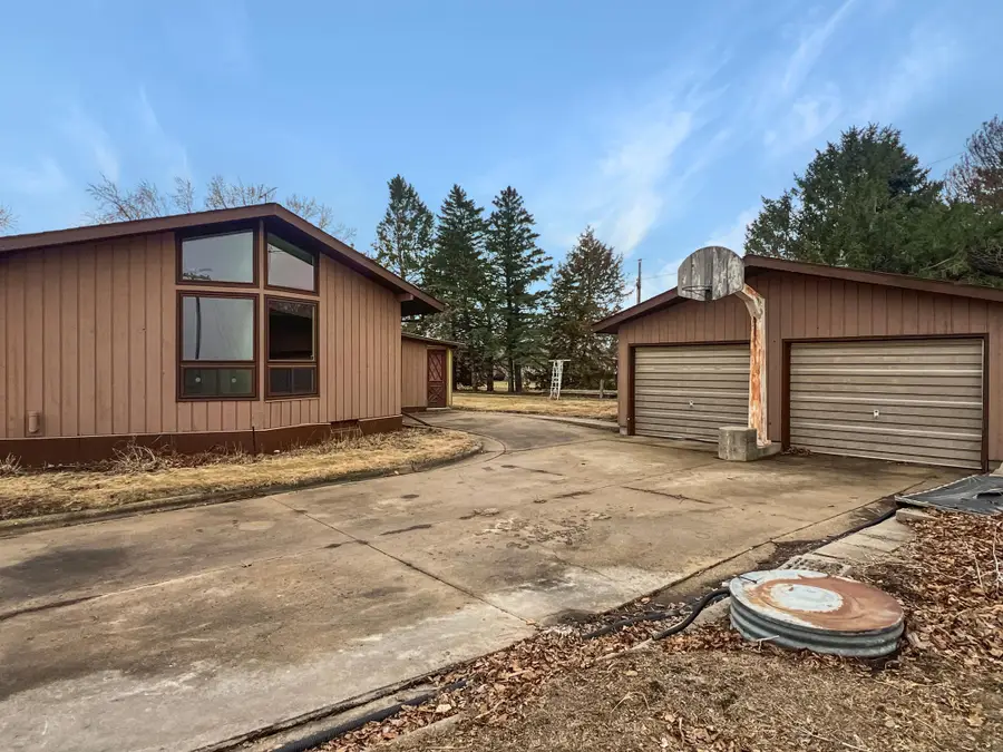 511 Guide Street N, Welcome, MN 56181 - #3