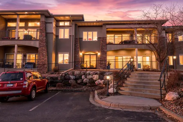 10806 S Shore Drive #103, Plymouth, MN 55441