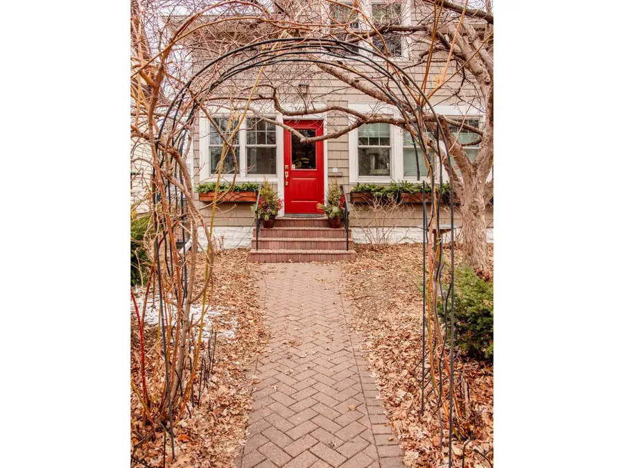 1611 Ashland Avenue, Saint Paul, MN 55104 - #3