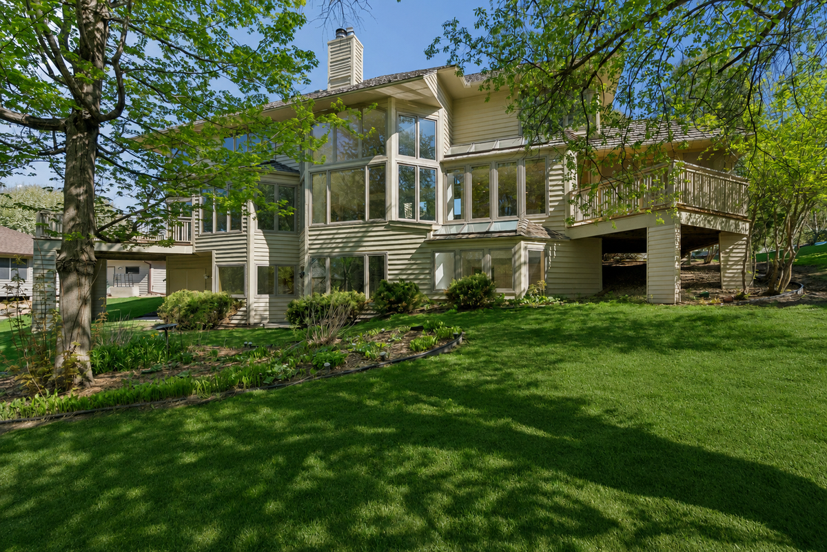 782 Evergreen Knolls, Mendota Heights, MN 55118 - #1