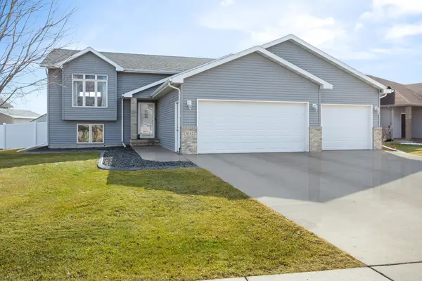 4512 44th Street S, Fargo, ND 58104