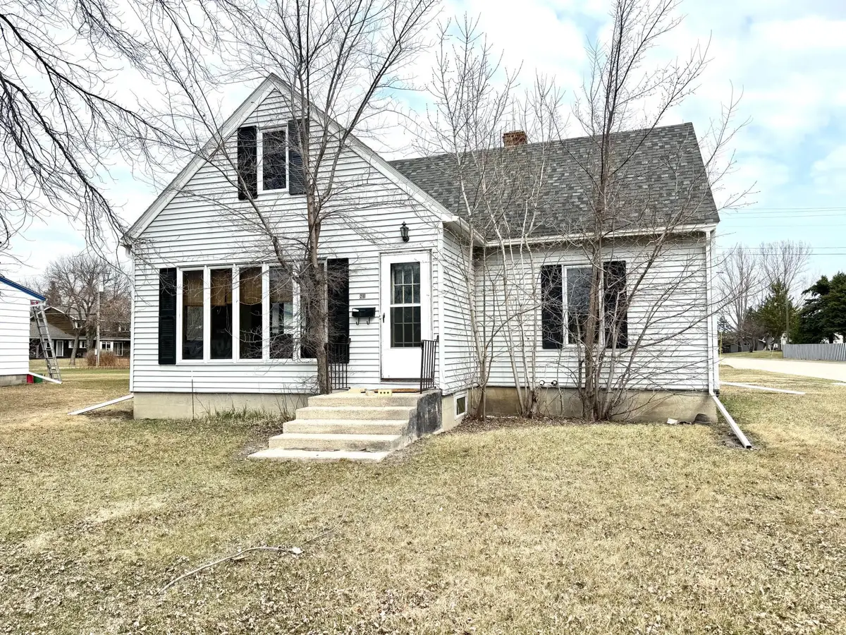811 3rd Street Ne, Roseau, MN 56751 - #1