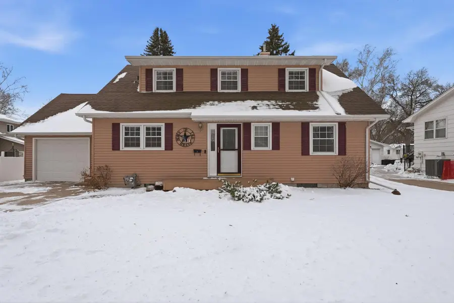 1109 13th Avenue Sw, Willmar, MN 56201 - #3