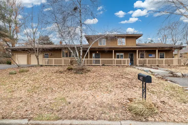 4497 S Oak Leaf Court, Vadnais Heights, MN 55127