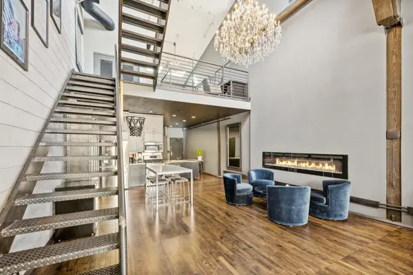 801 Washington Avenue N #320, Minneapolis, MN 55401