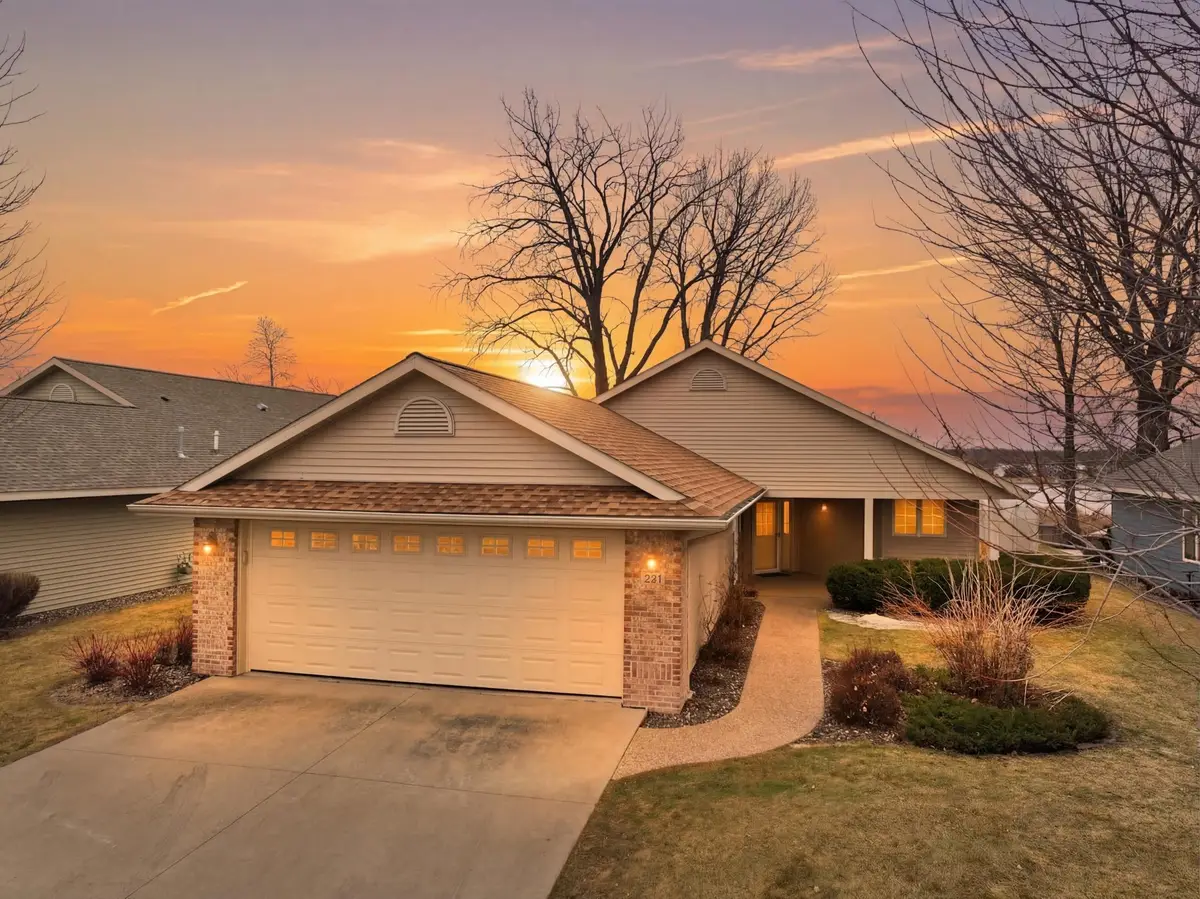 321 15th Avenue Nw, Willmar, MN 56201 - #1