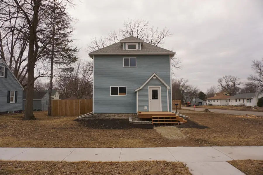 90 5th Avenue Nw, Wells, MN 56097 - #2