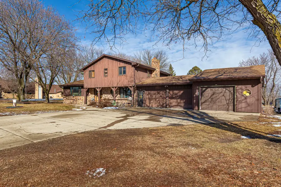 255 W 7th Street, Gibbon, MN 55335 - #2
