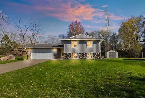 1738 Palisade Circle, Saint Paul, MN 55122