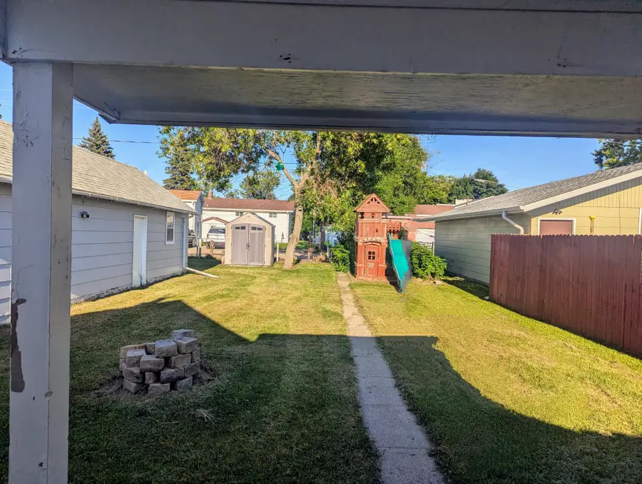 141 5th Avenue N, Casselton, ND 58012 - #2