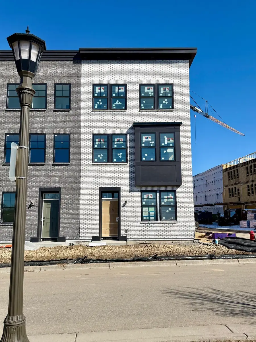 856 Woodlawn Avenue, Saint Paul, MN 55116 - #2