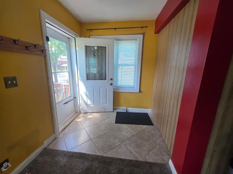 945 Geranium Avenue E, Saint Paul, MN 55106 - #2