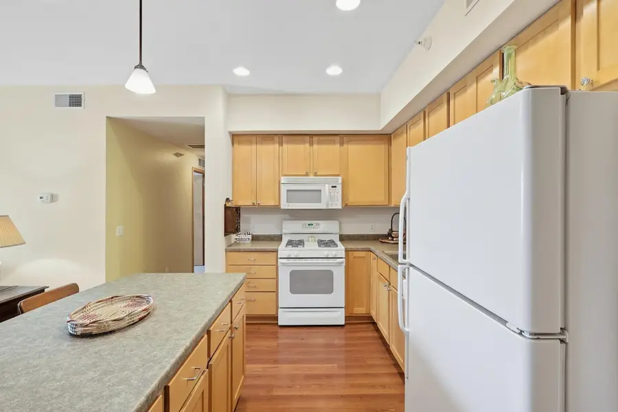 2900 11th Avenue S #402, Minneapolis, MN 55407 - #3