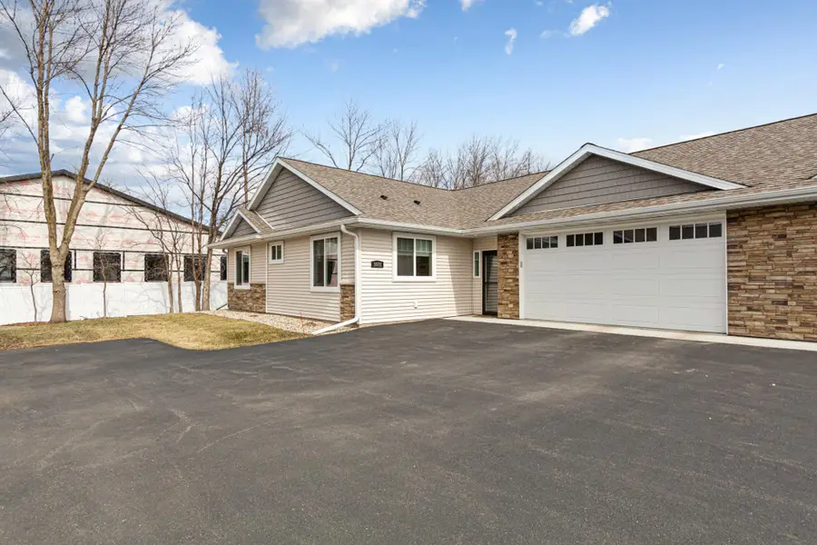 3072 Prairie Rose Drive, Mankato, MN 56001 - #3