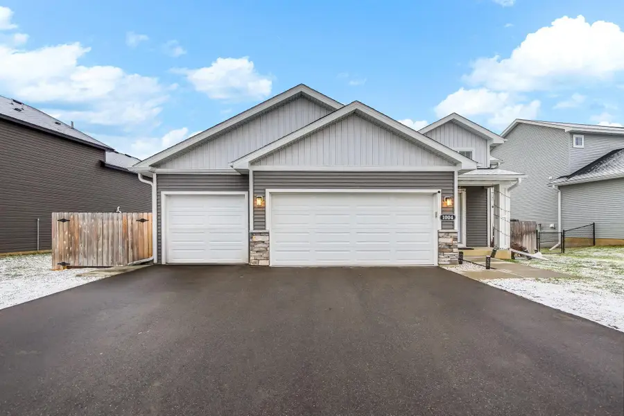 1004 Triumph Trail Ne, Isanti, MN 55040 - #2