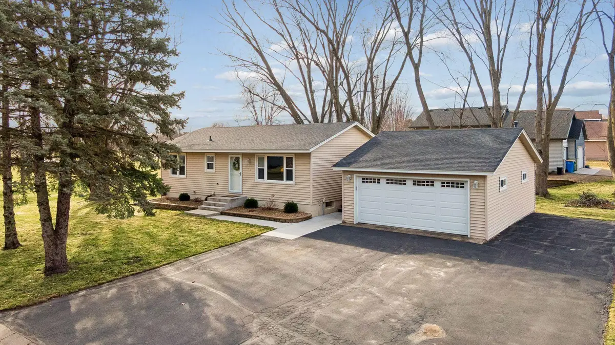 319 Walnut Avenue Sw, Saint Michael, MN 55376 - #1