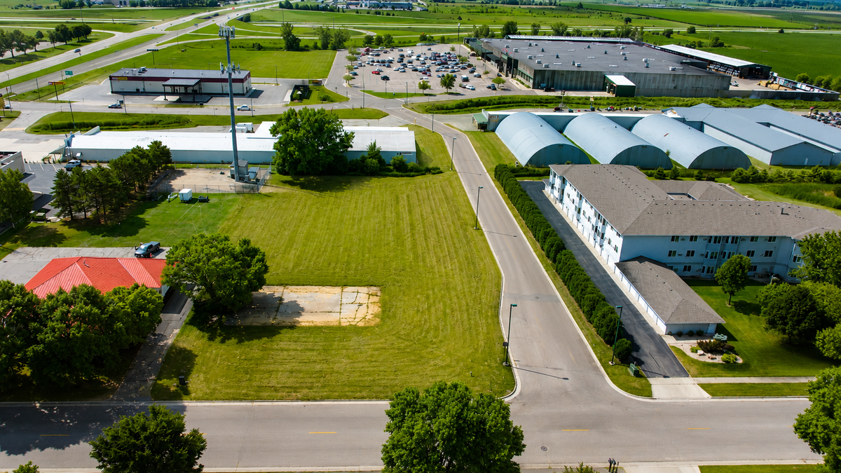 205 28th Avenue Sw, Willmar, MN 56201 - #1