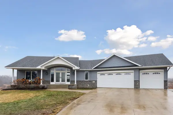 869 Yellowstone Trail, Waconia, MN 55387