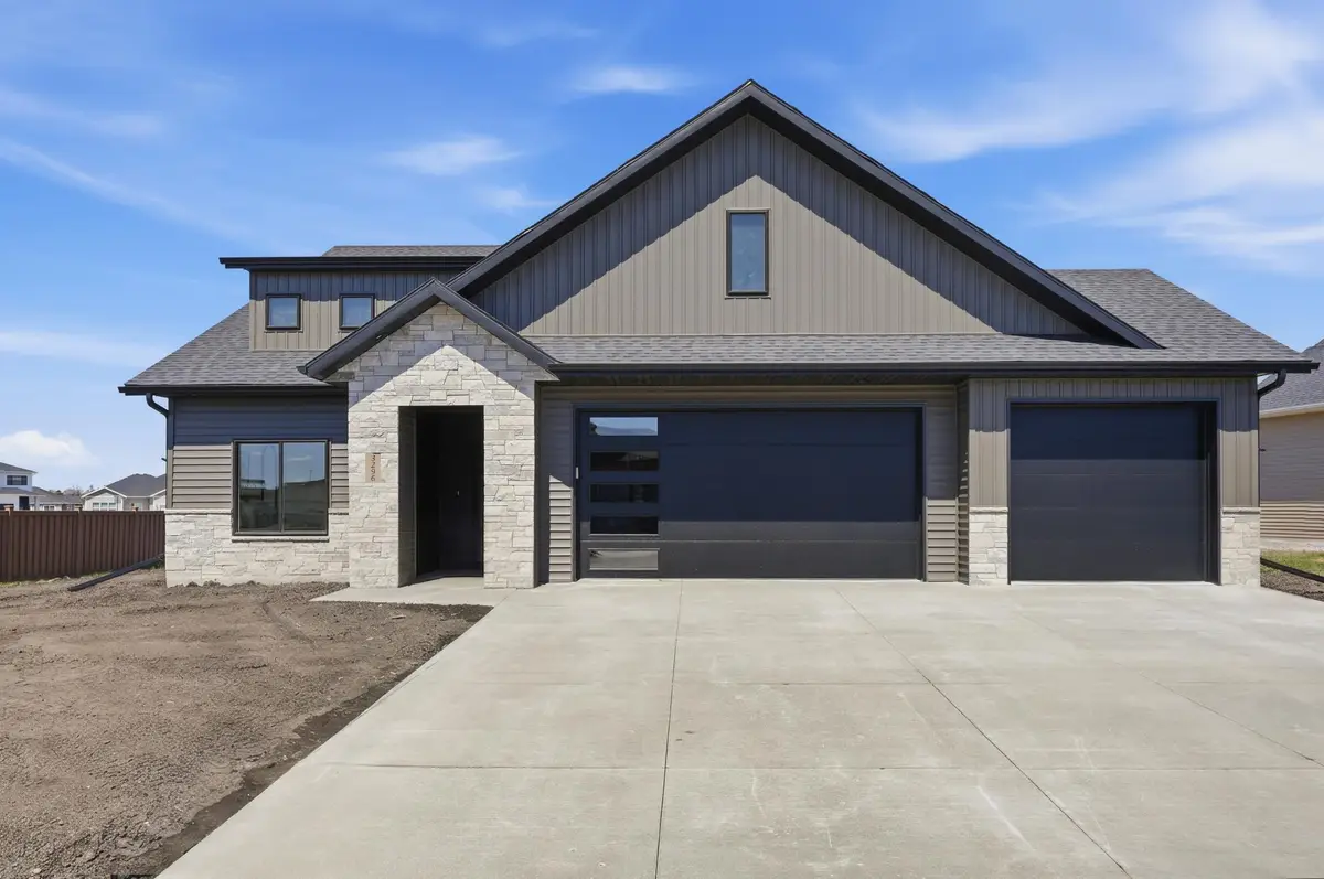 3296 Timber Creek Circle S, Fargo, ND 58104 - #1