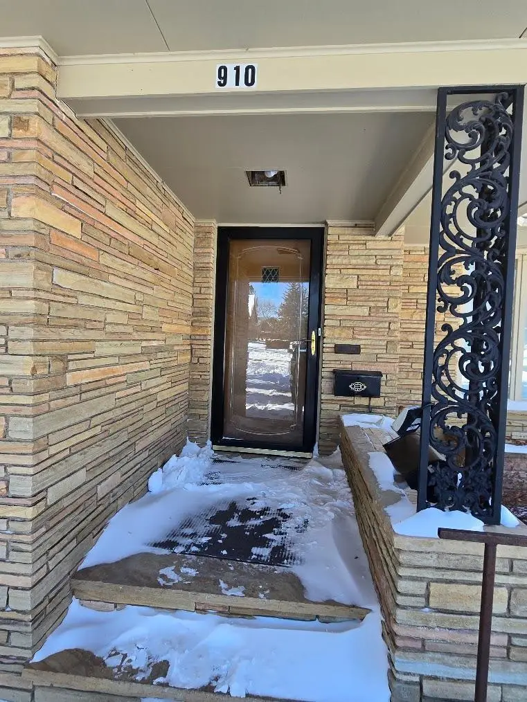 910 3rd Avenue Sw, Pipestone, MN 56164 - #2