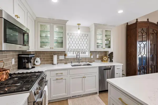 17870 Tioga Trail, Wayzata, MN 55391