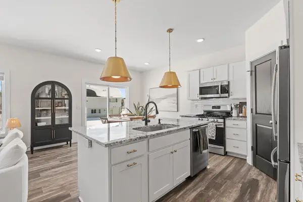 1671 Riverside Drive, Shakopee, MN 55379