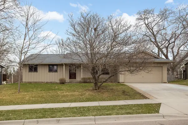 946 Redwood Drive, Saint Paul, MN 55124