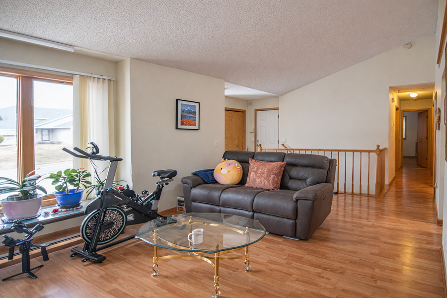 1242 Myrtle Street N, Saint Paul, MN 55119 - #3