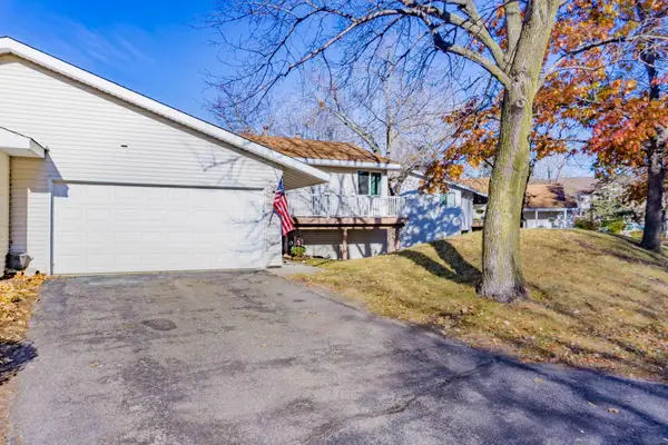 7922 Timber Lake Drive, Eden Prairie, MN 55347