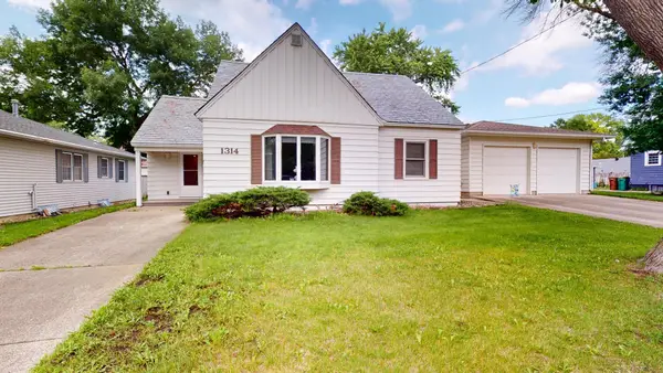 1314 Dunham Street, Albert Lea, MN 56007