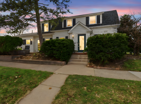 571 Griggs Street S, Saint Paul, MN 55116