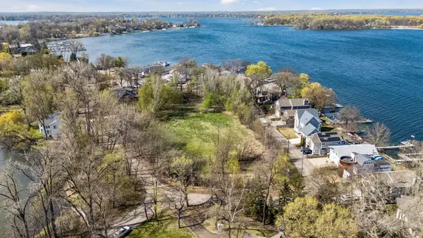 185 Lakeview Avenue, Excelsior, MN 55331