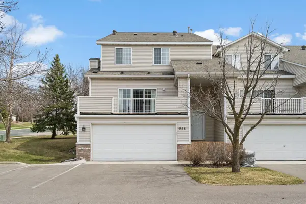 955 Santa Vera Drive, Chanhassen, MN 55317