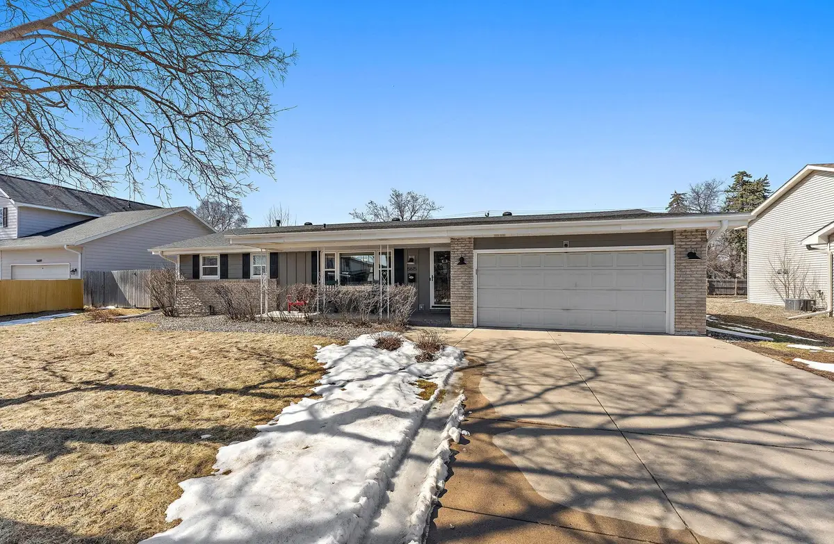 5615 Twin Lake Terrace N, Minneapolis, MN 55429 - #1