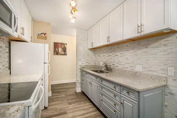 4001 Heritage Hills Drive #304, Bloomington, MN 55437