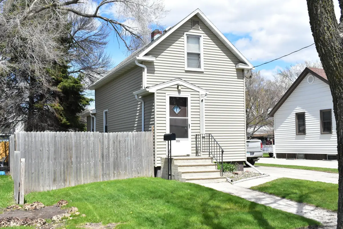 1404 2nd Avenue N, Moorhead, MN 56560 - #1