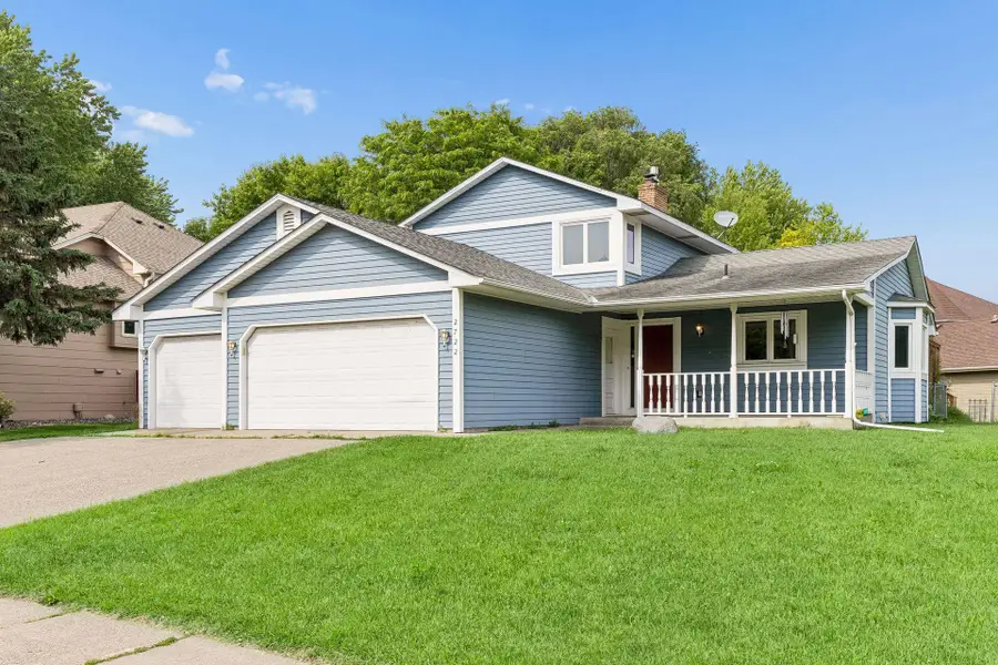 2722 Innsbruck Drive, Saint Paul, MN 55112 - #2