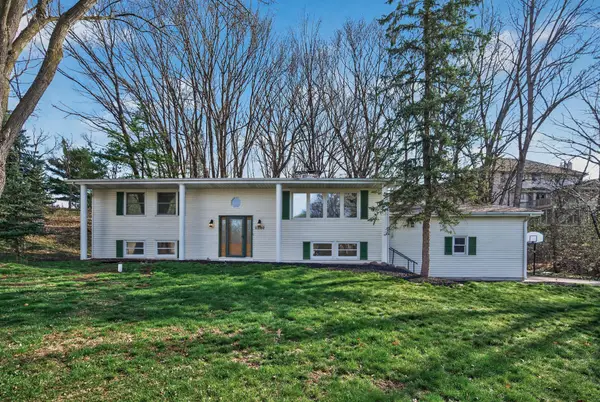 11860 Sunnybrook Road, Eden Prairie, MN 55347