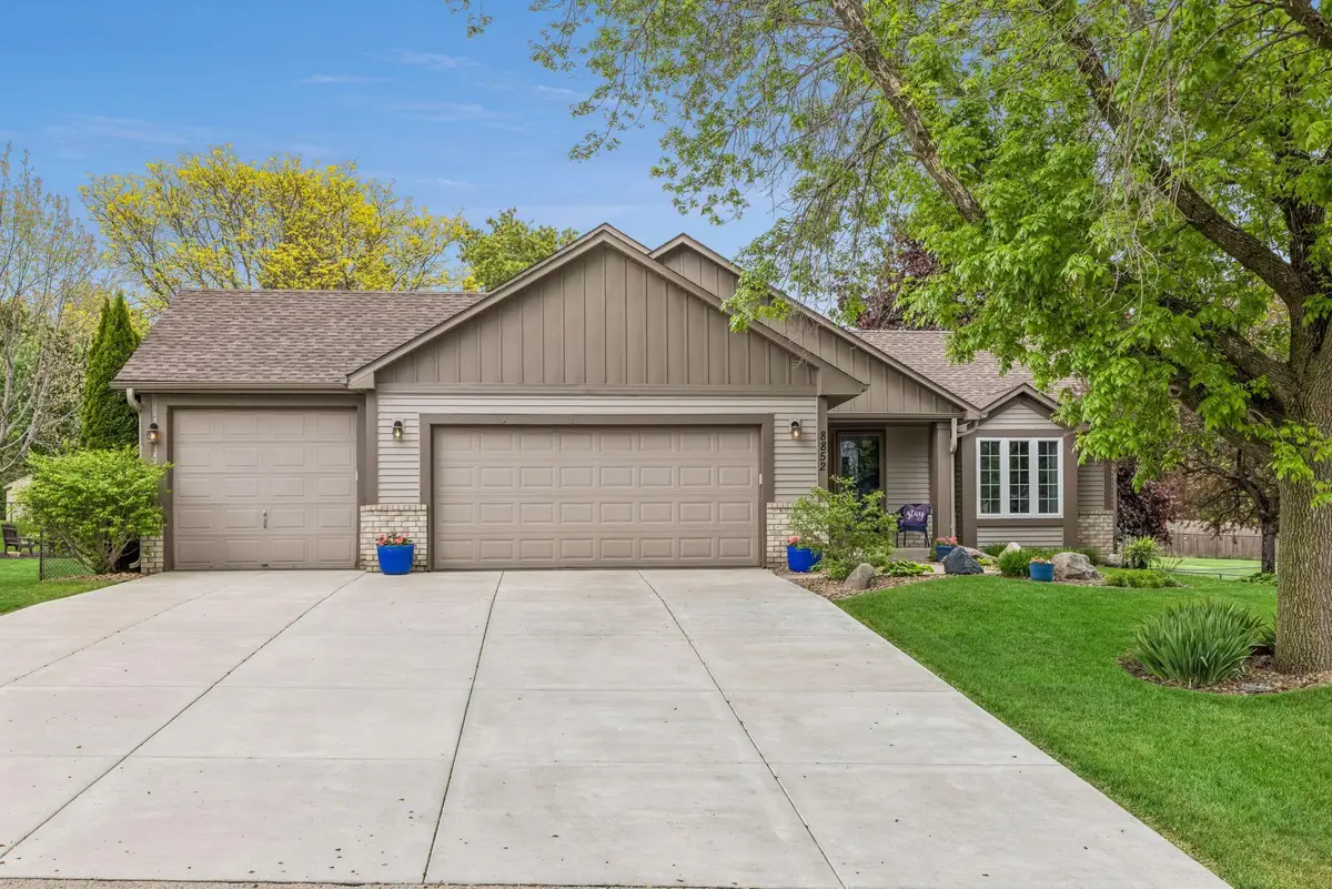 8852 Rainier Drive, Woodbury, MN 55125 - #1