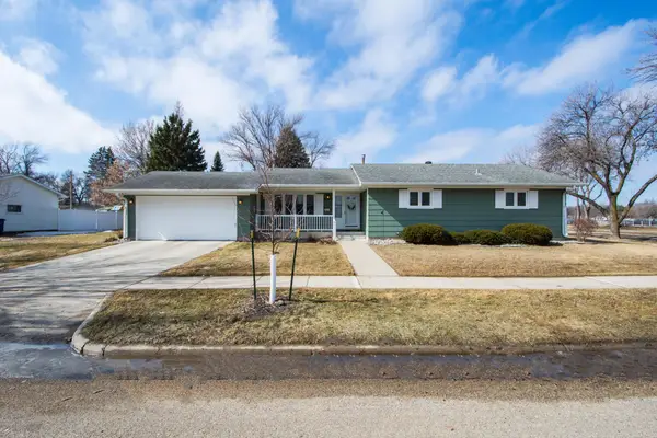2205 14th Street S, Moorhead, MN 56560