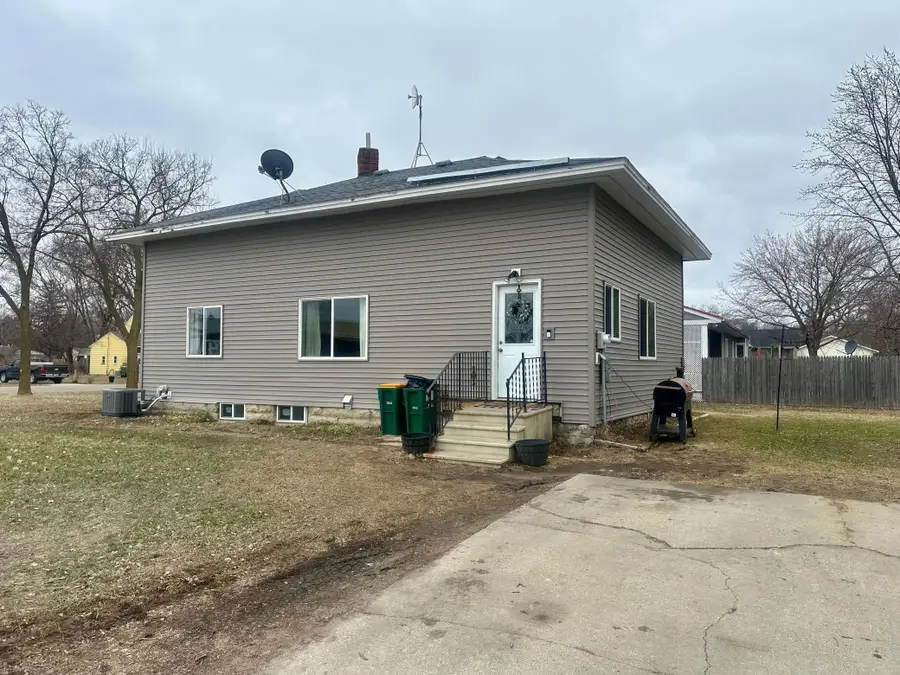739 E 1st Street, Litchfield, MN 55355 - #2