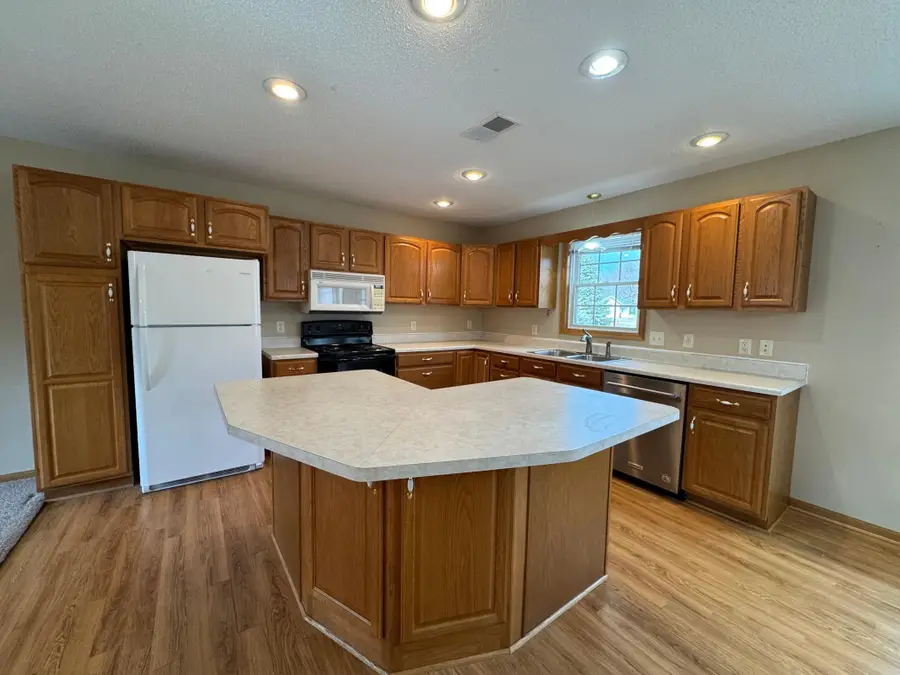 814B Southview Court W, Marshall, MN 56258 - #2