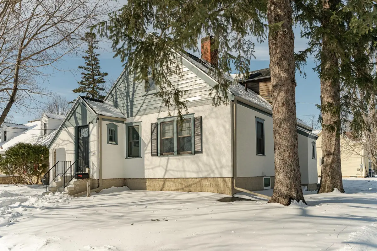 703 9th Avenue Se, Rochester, MN 55904 - #1